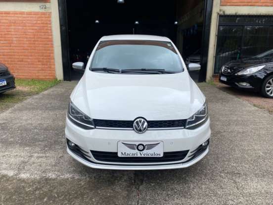 VOLKSWAGEN-FOX-2016