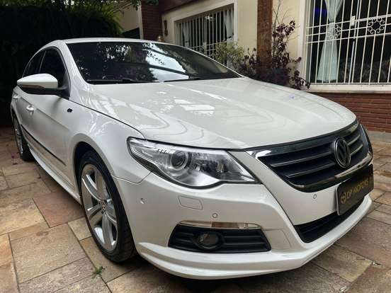 VOLKSWAGEN-PASSAT-2011