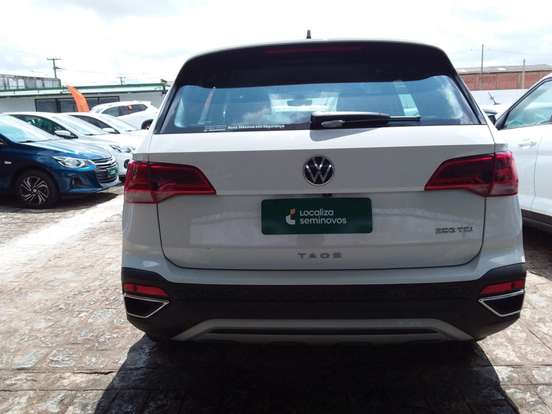 VOLKSWAGEN-TAOS-2023