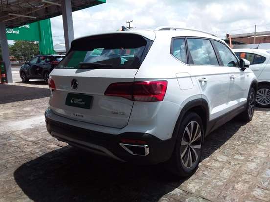 VOLKSWAGEN-TAOS-2023