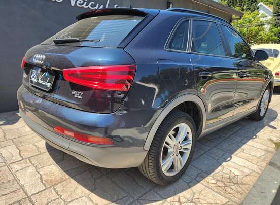 AUDI-Q3-2012