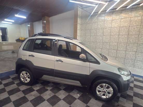 FIAT-IDEA-1.8 MPI ADVENTURE 8V FLEX 4P AUTOMATIZADO FIAT-IDEA-2011