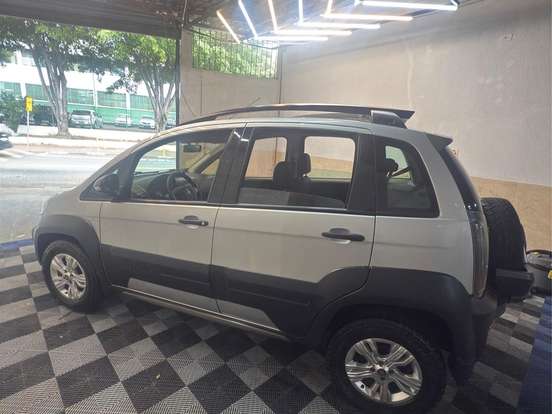 FIAT-IDEA-1.8 MPI ADVENTURE 8V FLEX 4P AUTOMATIZADO FIAT-IDEA-2011