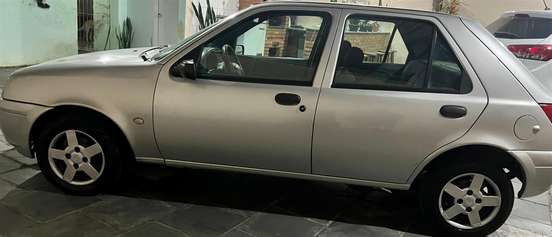 FORD-FIESTA-2005