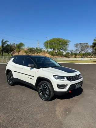 JEEP COMPASS 2.0 16V DIESEL TRAILHAWK 4X4 AUTOMÁTICO JEEP COMPASS 2.0 16V DIESEL TRAILHAWK 4X4 AUTOMÁTICO