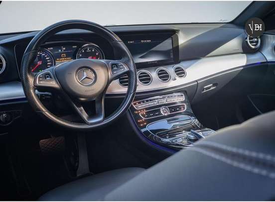 MERCEDES-BENZ-E 250-2016