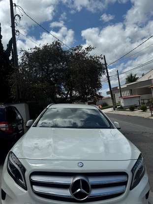 MERCEDES-BENZ-GLA 200-2017