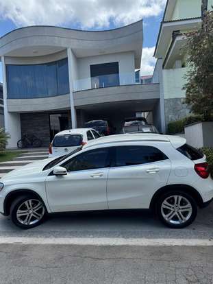 MERCEDES-BENZ-GLA 200-2017