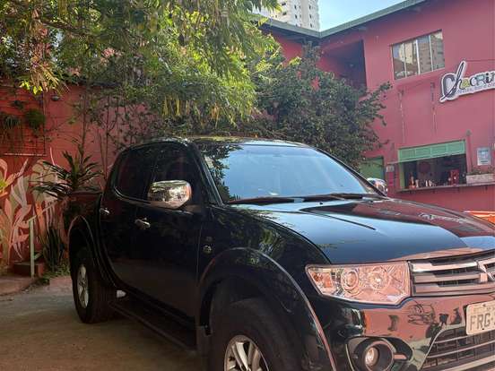 MITSUBISHI-L200 TRITON-3.5 HPE 4X4 CD V6 24V FLEX 4P AUTOMÁTICO MITSUBISHI-L200 TRITON-2013