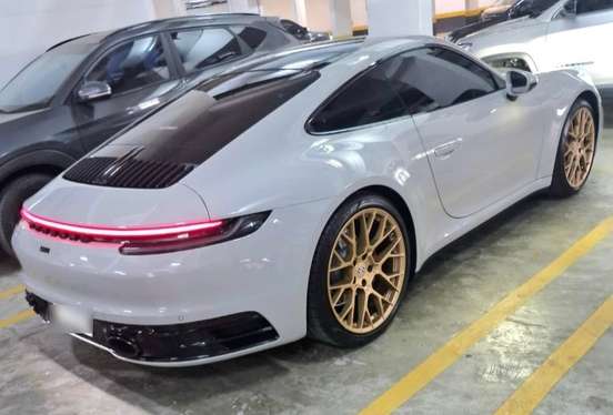 PORSCHE-911-2021