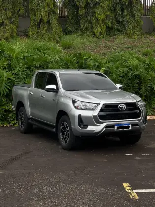 TOYOTA HILUX 2.8 D-4D TURBO DIESEL CD SRV 4X4 AUTOMÁTICO