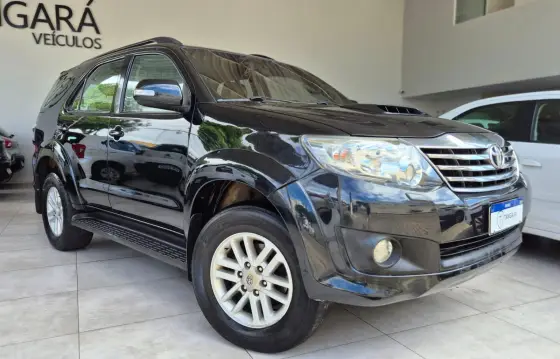 TOYOTA HILUX SW4 3.0 SRV 4X4 16V TURBO INTERCOOLER DIESEL 4P AUTOMÁTICO TOYOTA HILUX SW4 3.0 SRV 4X4 16V TURBO INTERCOOLER DIESEL 4P AUTOMÁTICO