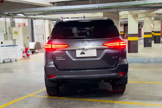 TOYOTA-HILUX SW4-2018