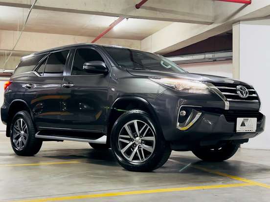 TOYOTA-HILUX SW4-2.8 SRX 4X4 7 LUGARES 16V TURBO INTERCOOLER DIESEL 4P AUTOMÁTICO TOYOTA-HILUX SW4-2018