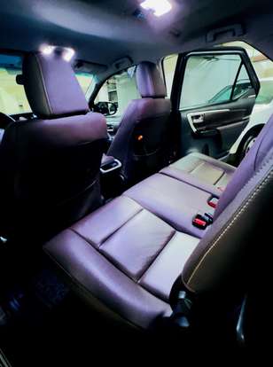 TOYOTA-HILUX SW4-2018