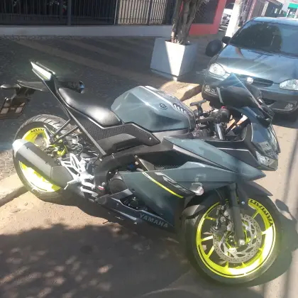 YAMAHA YZF R15 