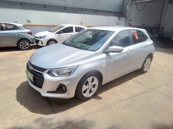 Chevrolet Onix a partir de 2020 1.0 turbo flex ltz manual: Carros