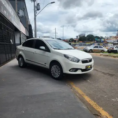FIAT-GRAND SIENA-2015