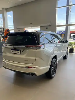 JEEP-COMMANDER-2025