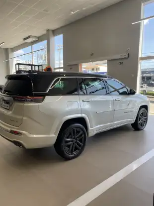 JEEP-COMMANDER-2025