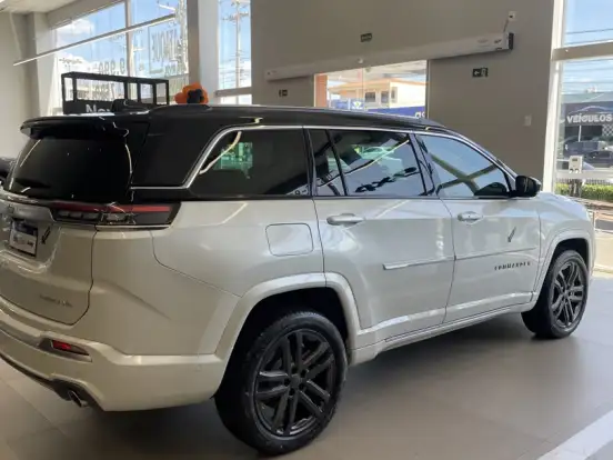 JEEP-COMMANDER-2.0 HURRICANE 4 TURBO GASOLINA OVERLAND AT9 JEEP-COMMANDER-2025
