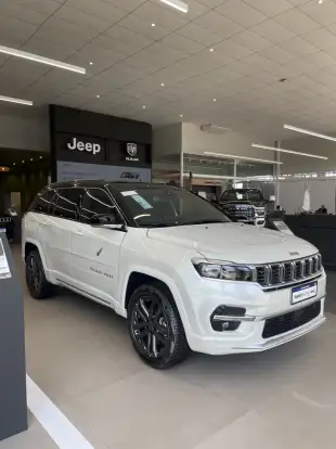 JEEP-COMMANDER-2.0 HURRICANE 4 TURBO GASOLINA OVERLAND AT9 JEEP-COMMANDER-2025