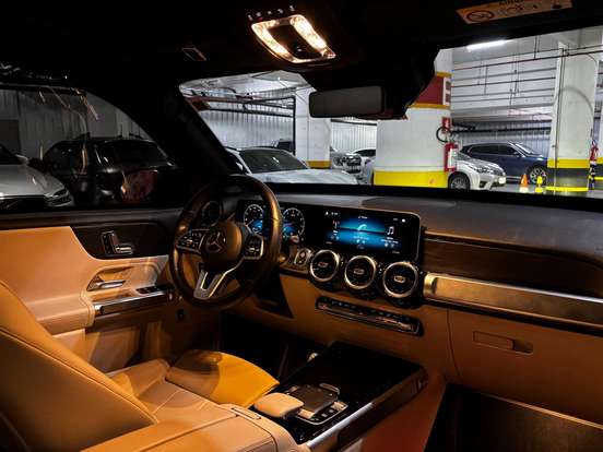 MERCEDES-BENZ-GLB 200-2020