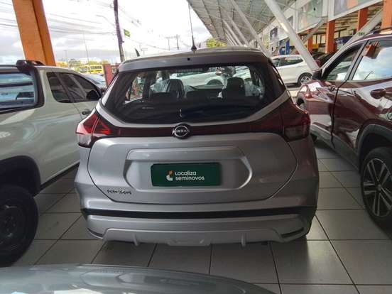 NISSAN-KICKS-2023