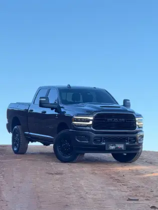 RAM 2500 6.7 I6 TURBO DIESEL LARAMIE NIGHT EDITION CD 4X4 AUTOMÁTICO RAM 2500 6.7 I6 TURBO DIESEL LARAMIE NIGHT EDITION CD 4X4 AUTOMÁTICO
