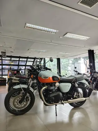 TRIUMPH BONNEVILLE T100 900 