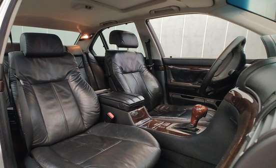 BMW-750i-1998