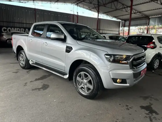 FORD RANGER 2.2 XLS 4X4 CD 16V DIESEL 4P AUTOMÁTICO FORD RANGER 2.2 XLS 4X4 CD 16V DIESEL 4P AUTOMÁTICO