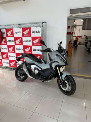 HONDA-X-ADV-2023