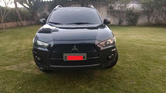 MITSUBISHI-OUTLANDER-2010