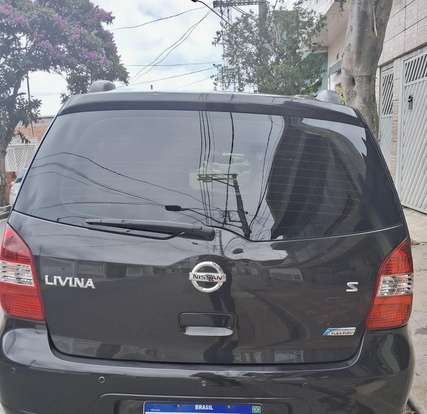 NISSAN-LIVINA-2012