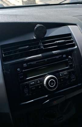 NISSAN-LIVINA-2012