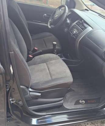 NISSAN-LIVINA-2012