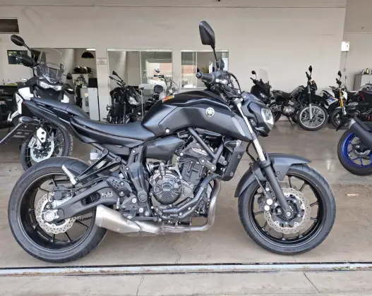 YAMAHA MT-07 ABS YAMAHA MT-07 ABS