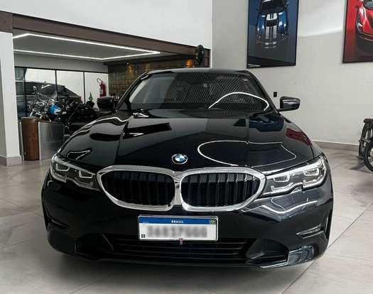 BMW-320i-2021