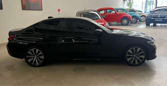BMW-320i-2021