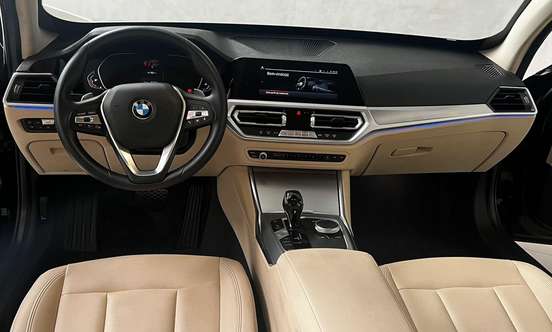 BMW-320i-2021