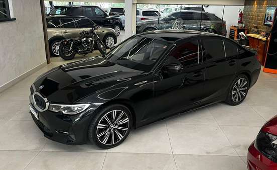 BMW-320i-2021