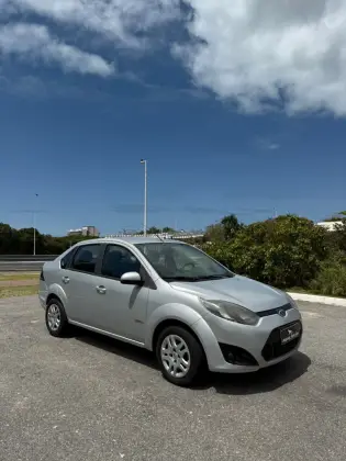 FORD FIESTA 1.6 ROCAM SEDAN 8V FLEX 4P MANUAL