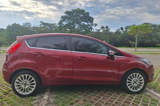 FORD-FIESTA-2014