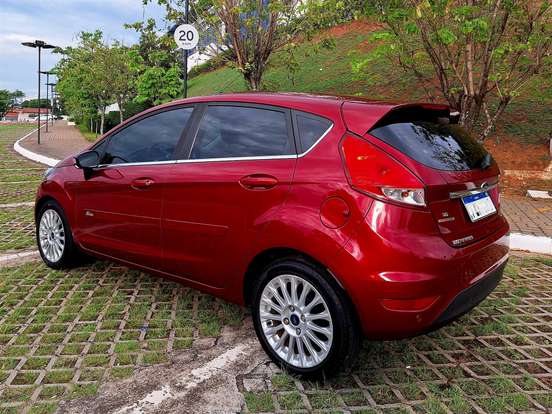 FORD-FIESTA-2014