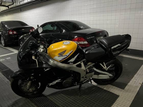 HONDA CBR 900RR 