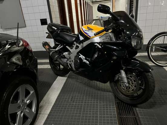 HONDA-CBR 900RR-1997