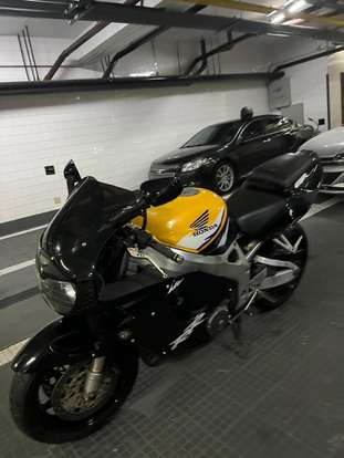 HONDA-CBR 900RR HONDA-CBR 900RR-1997