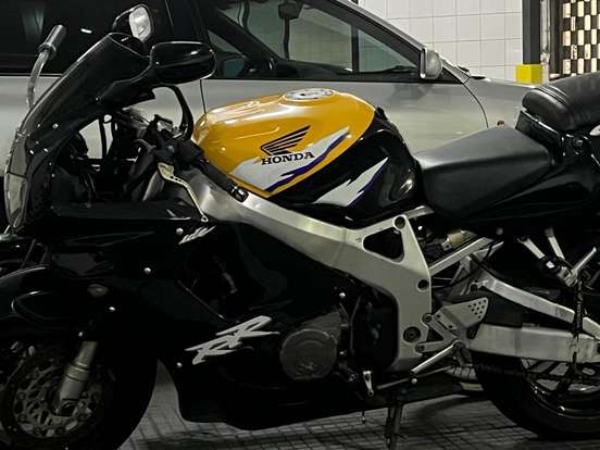 HONDA-CBR 900RR-1997