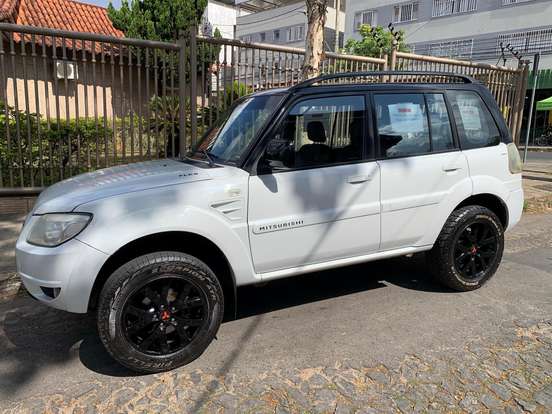 MITSUBISHI-PAJERO TR4-2011